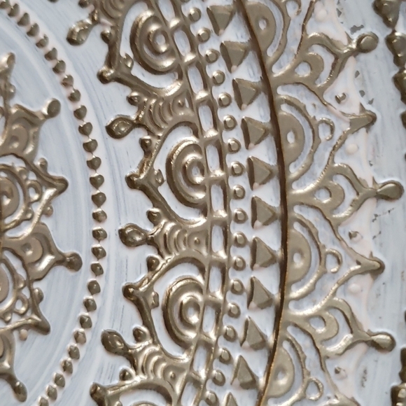 Aaccent Decorative plate charger 10.5" diam white plate gold design - Picture 6 of 11